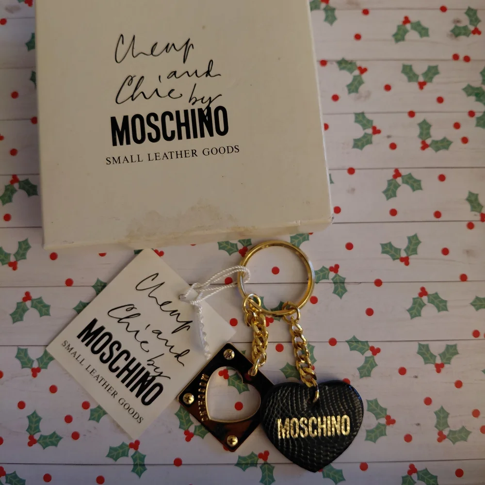 Moschino Black & Gold Heart Charm Keyring / Purse Charm - Picture 6 of 7